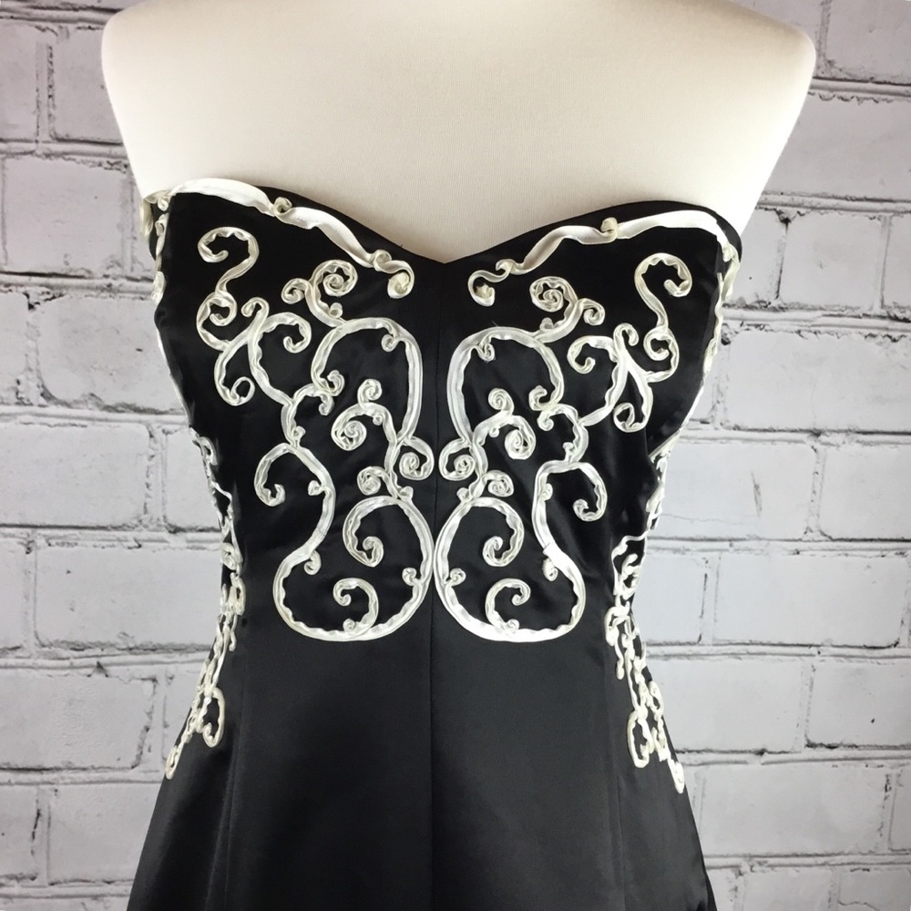 White House Black Market Knee Formal Dress Sz 4